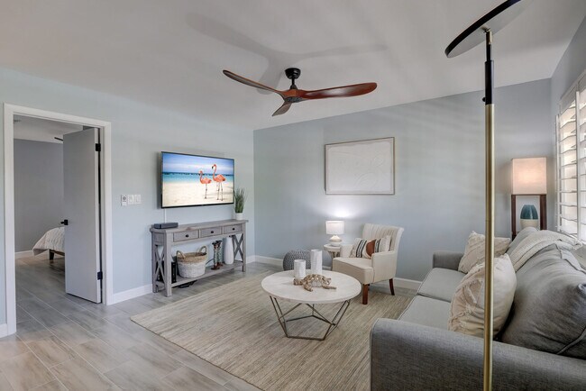 Building Photo - 975 9th Ave S