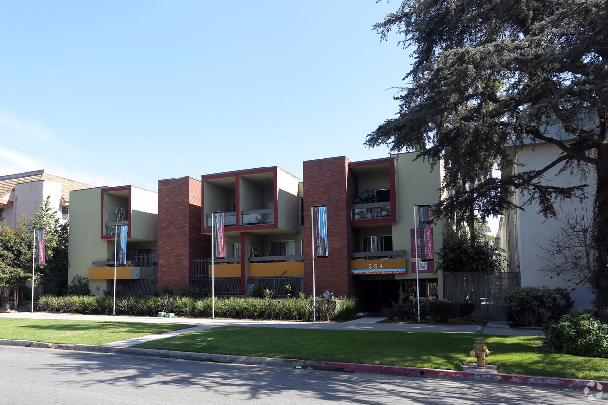 Primary Photo - City Park View Apartments