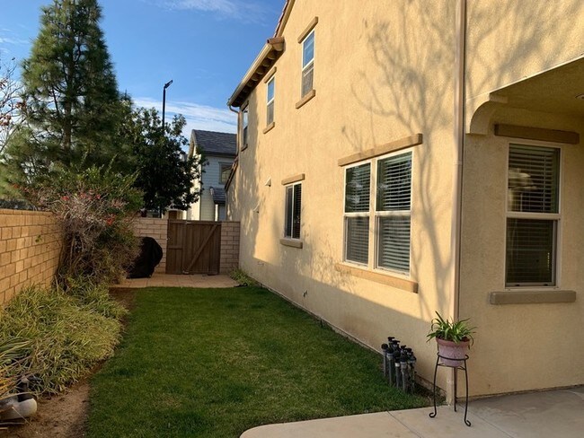 Building Photo - Gated Community Home