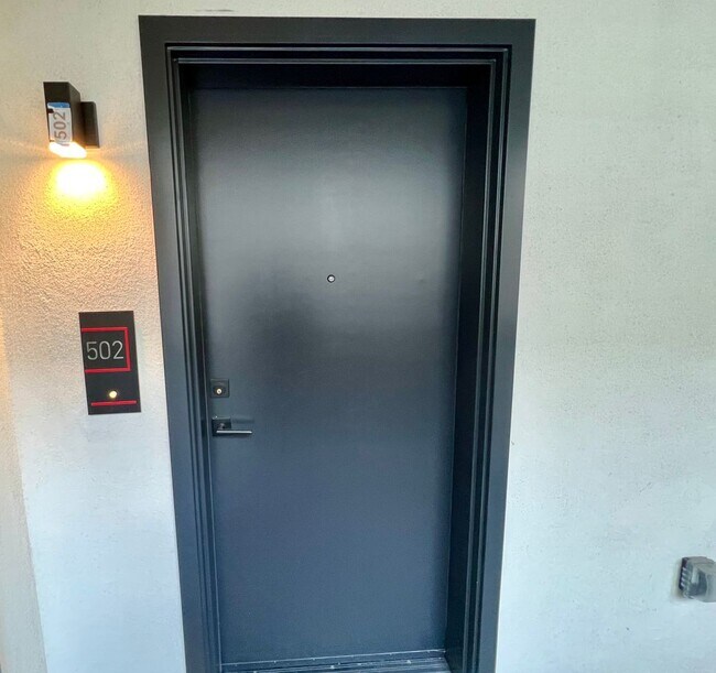 Foto del edificio - 3355 Overland Ave