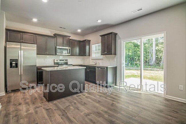 Building Photo - 1115 Hardwick Dr