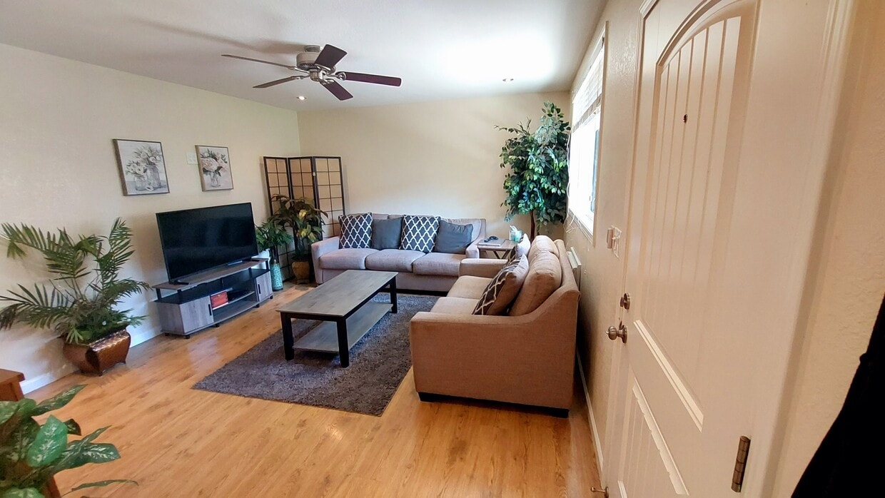 Photo - 3565 N E St (San Bernardino, CA)