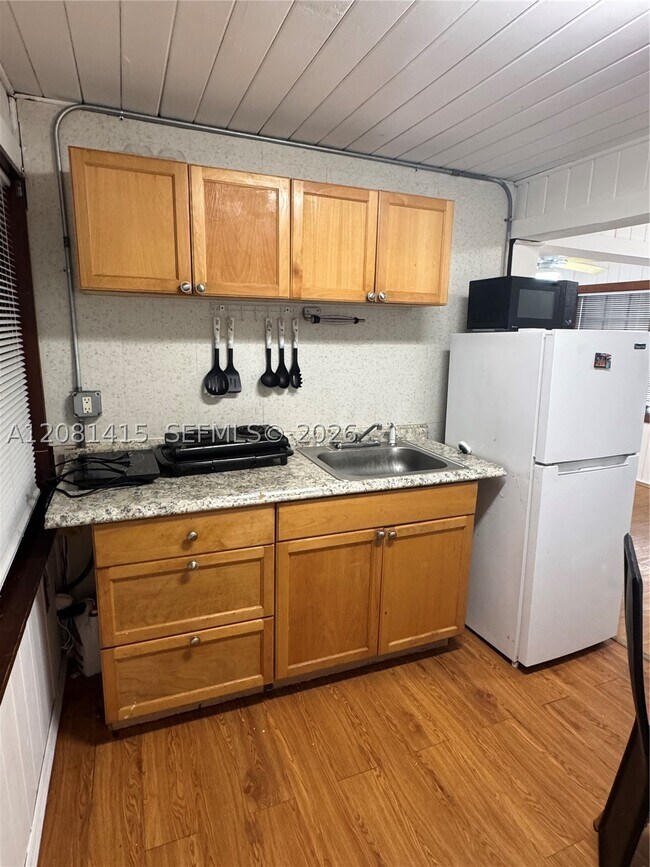 Foto del edificio - 3271 NW 15th St
