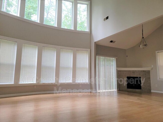 Building Photo - 5630 Cascade Hills Dr SW