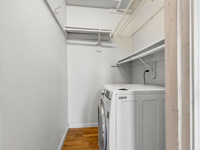 Foto del edificio - 236 Newbury St