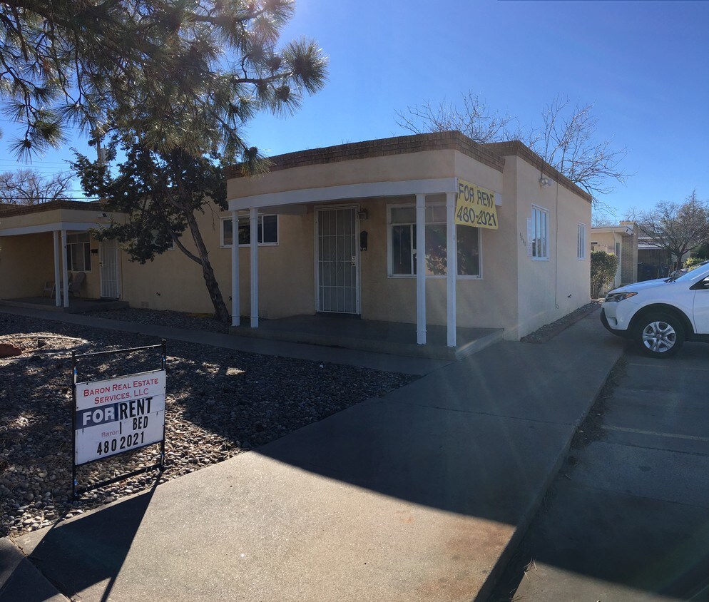 Foto principal - 4600 Zuni Rd SE