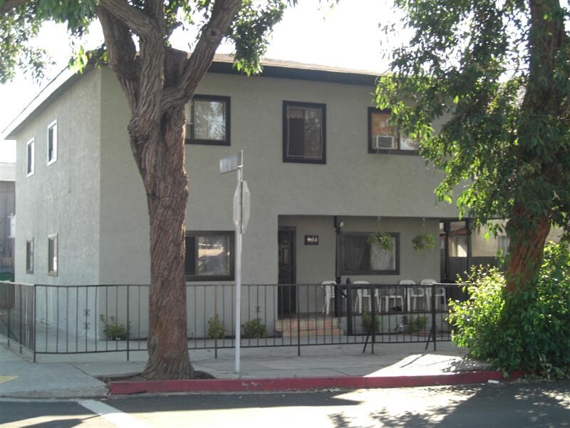 Foto principal - 904 S Centre St