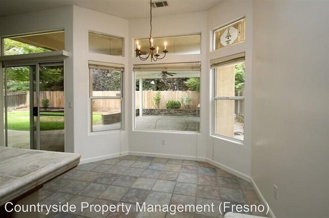 Building Photo - 3 br, 2 bath House - 5552 W. El Paso Avenue