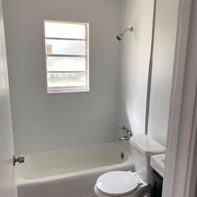 Building Photo - 719 Palmetto Ave