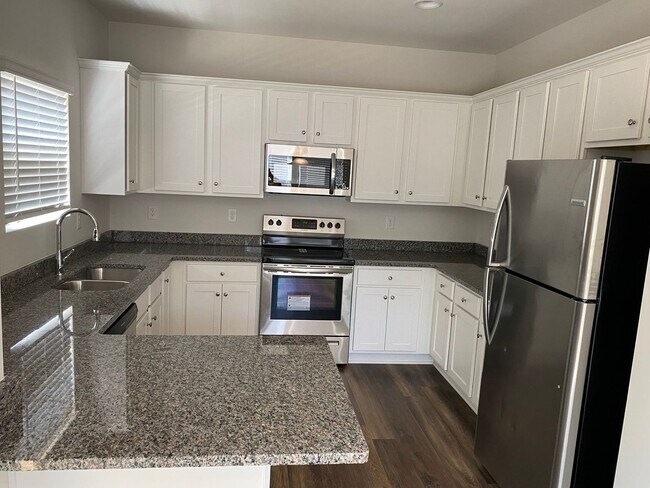 Foto del edificio - 4 bed/2.5 bath home in Troutman!