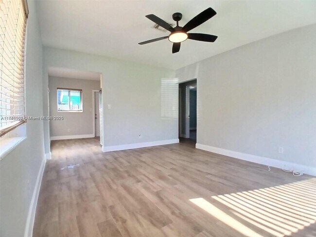 Foto del edificio - 2641 SW 13th Ave