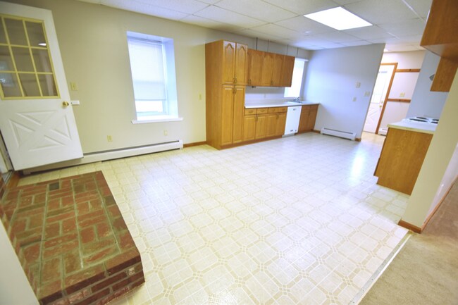 Building Photo - 6320 Koehler Rd