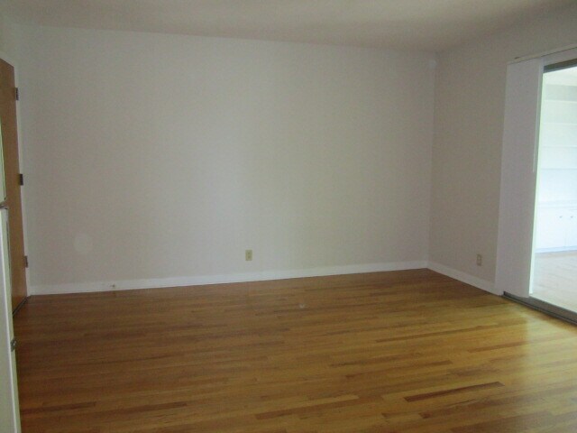 Building Photo - 1711 Meadowbrook Dr
