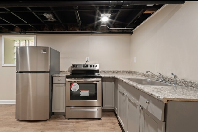 Kitchen area - 10238 S Eberhart Ave