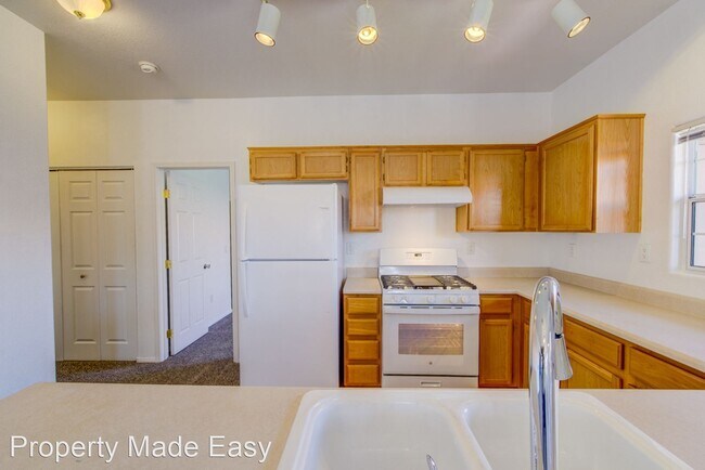 Foto del edificio - 2 br, 2 bath House - 3820 Wiggins Bay St #204