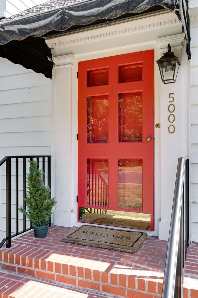 Foto del edificio - 5000 Bromley Ln