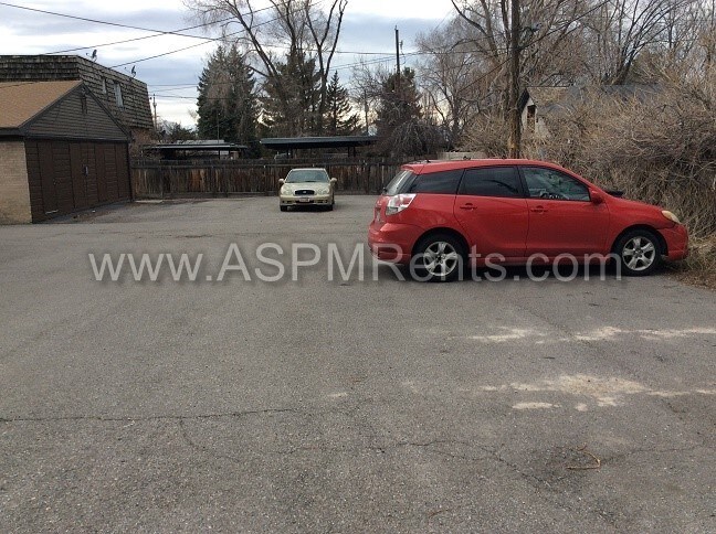 Foto del edificio - 457 E Warnock Ave