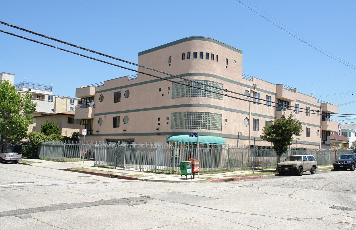 938 S Gramercy Pl, Los Angeles, CA 90019 Apartments in Los Angeles