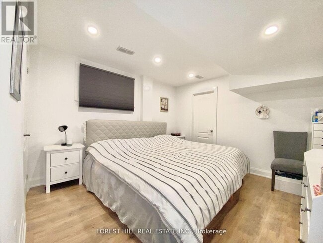 Building Photo - 55 Toporowski Ave