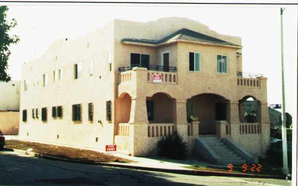Primary Photo - 1070 Dundas St