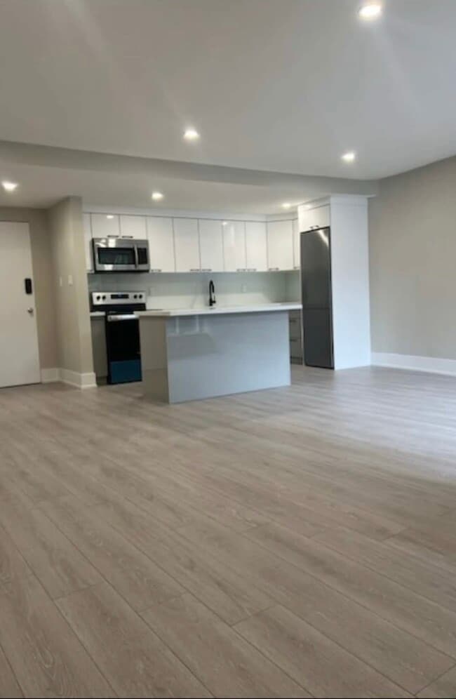 Building Photo - Savoy Plaza Apartments