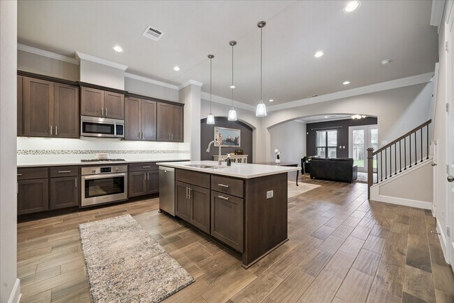 Foto del edificio - 1725 W 23rd St