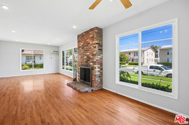 Foto del edificio - 5307 Vantage Ave