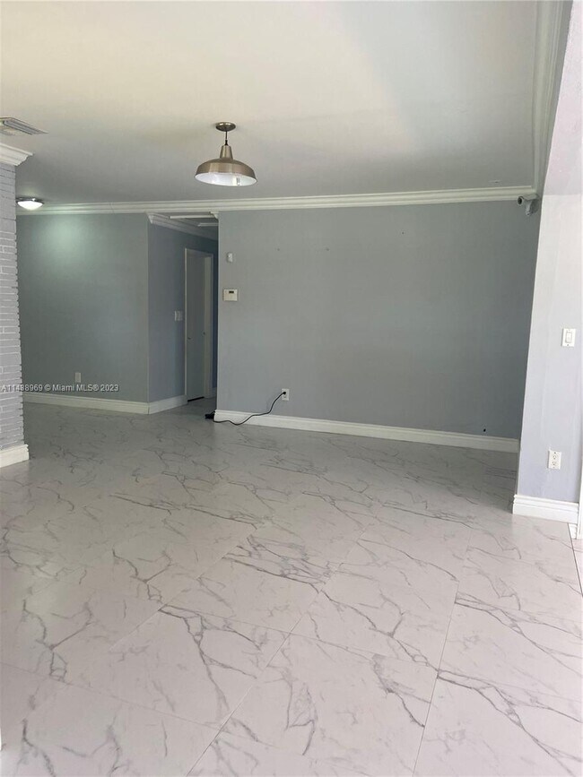 Building Photo - 17301 SW 117th Ct