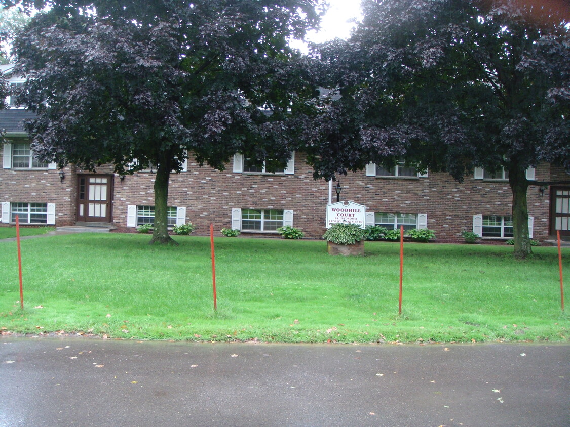 woodhill court apts - 27 Woodhill Ct