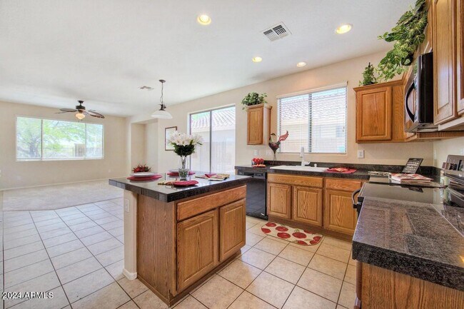 Building Photo - 2731 W Bisbee Way