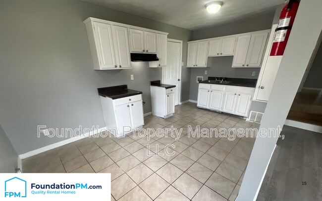 Building Photo - 923 Ledbetter Ave