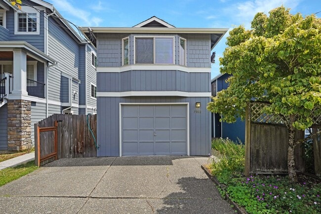 Building Photo - Impeccable Home