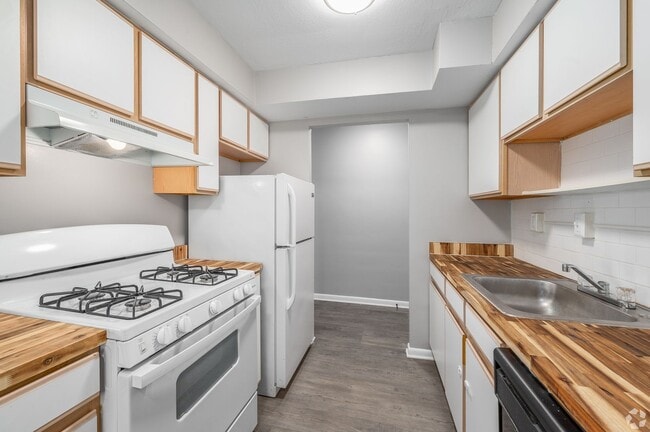 Interior Photo - Shady Cove Apartments