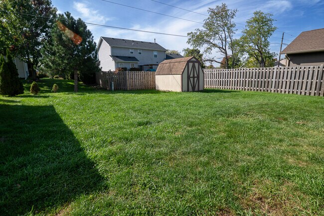 Foto del edificio - 1857 Willow Rd