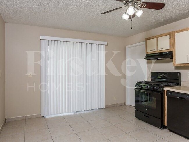 Building Photo - 5990 Ithaca Cir W