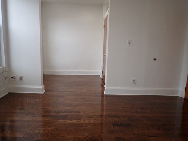 Foto del edificio - 1559 Eastern Pkwy