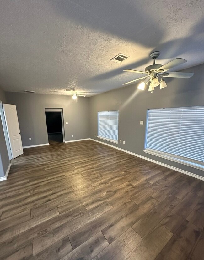 Foto del edificio - 8611 Findlay St