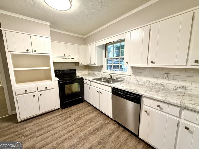 Building Photo - 252 Harmony Grove Rd