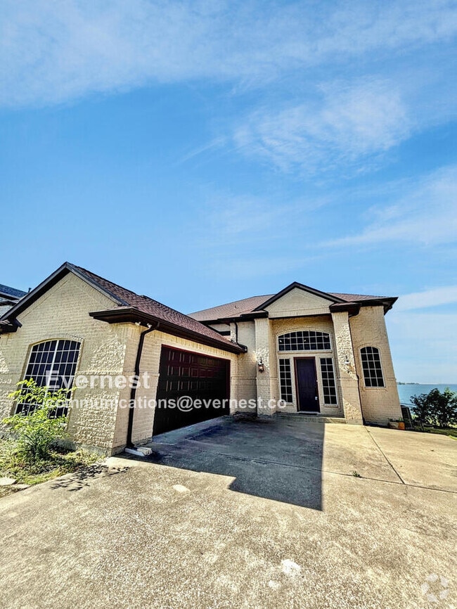 Building Photo - 11156 Windjammer Dr