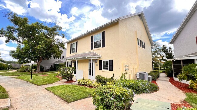 Foto del edificio - Spacious 2-Bedroom Condo in the Heart of A...