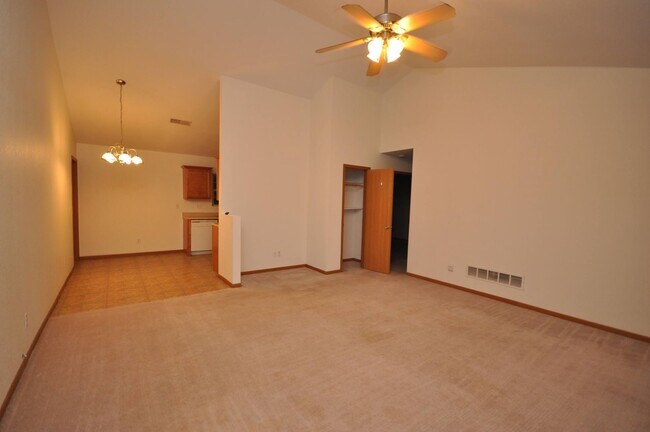 Foto del edificio - 95/105 Boone Crossing Drive