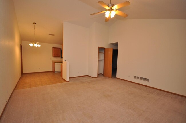 Building Photo - 95/105 Boone Crossing Drive