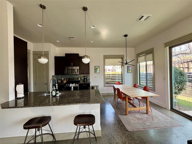 Foto del edificio - 1013 Lambie St