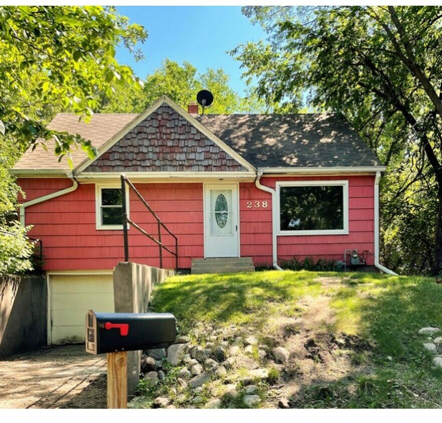 238 6th St SE, Valley City, ND 58072 House Rental in Valley City, ND