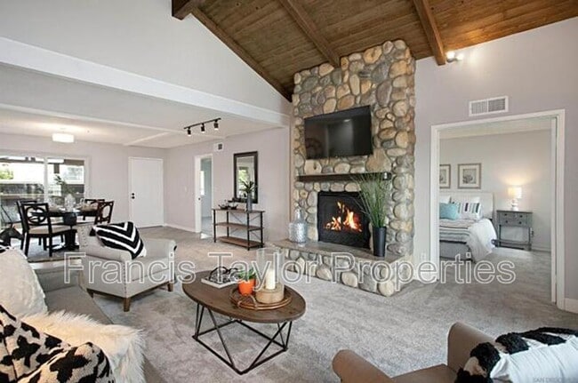 Building Photo - 912 Knoll Vista Dr