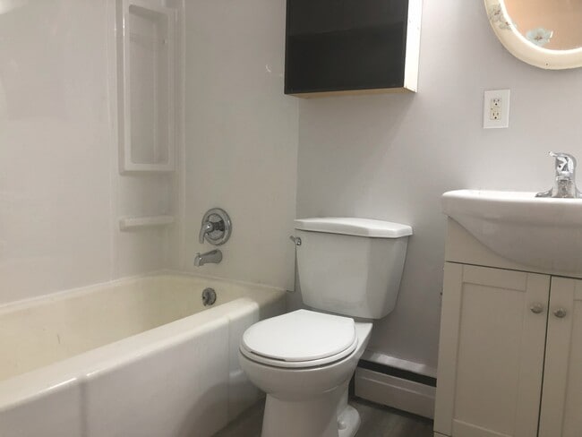 Building Photo - 17 Buchanan St