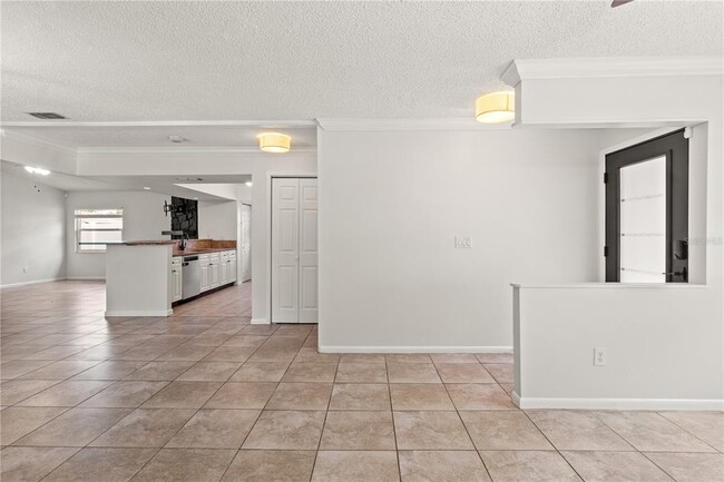 Foto del edificio - 7021 Blossom Ave