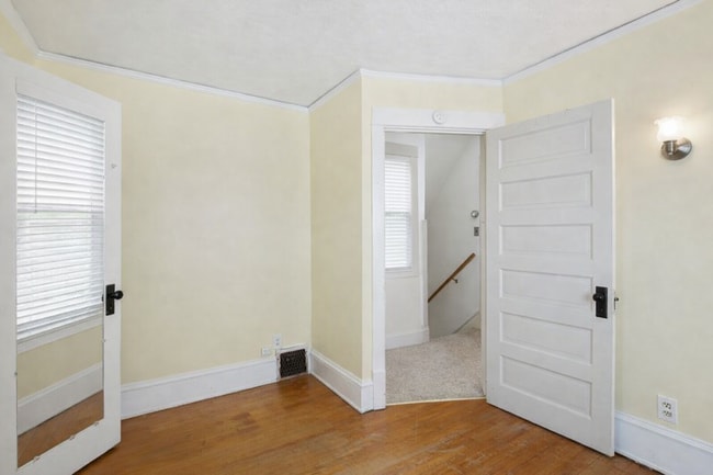 Building Photo - Single Family 5 Bedroom House in MacGroveland- No Pet Fees! June Move In
