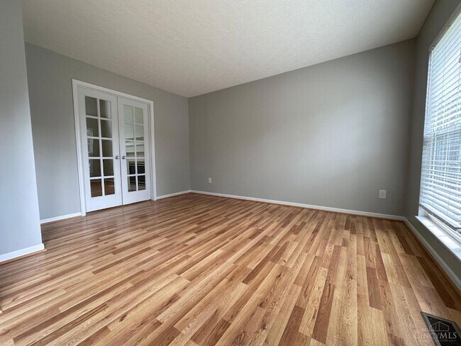 Foto del edificio - 5575 Glen Oak