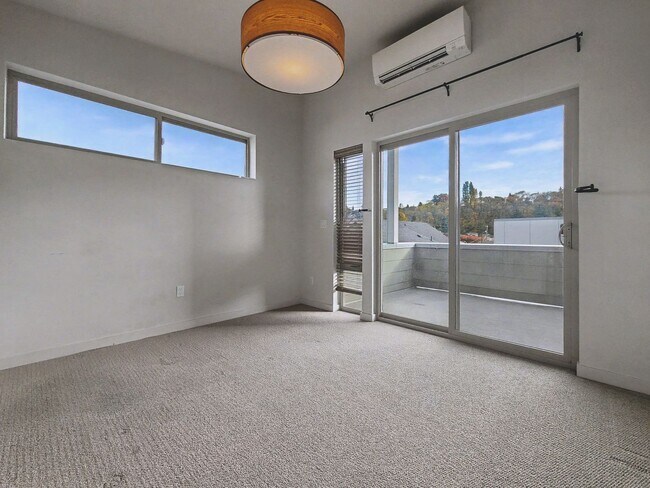 Foto del edificio - South Seattle 1 Bedroom + Office Townhouse...